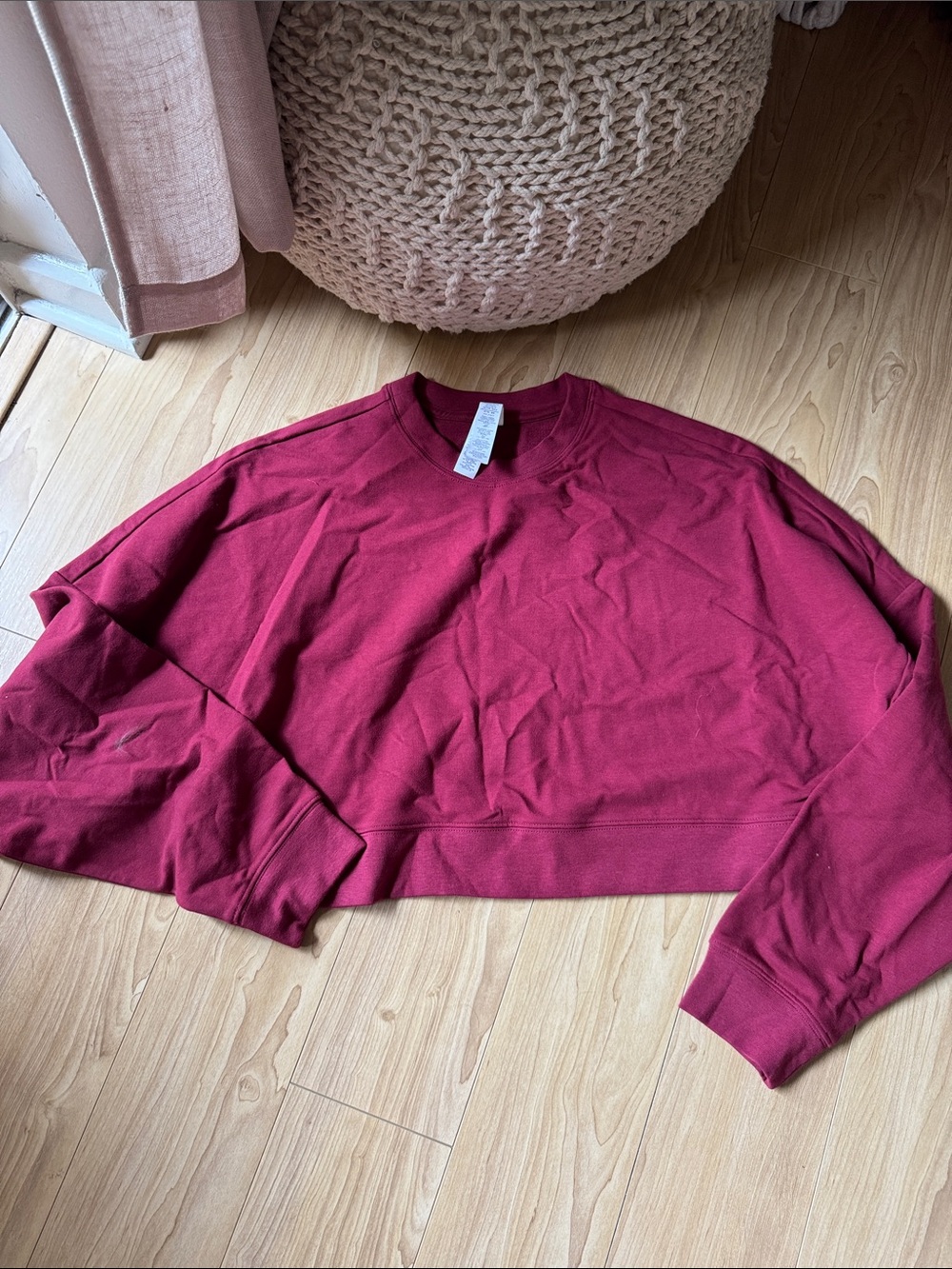 ALO Yoga Cropped Crewneck Sway Pullover - romance red